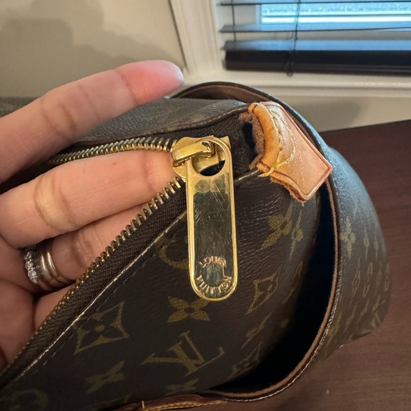 💯 authentic Louis Vuitton totally mm - Picture 3 of 15